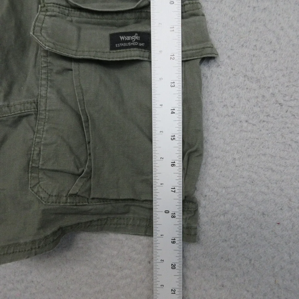 Wrangler Cargo Shorts Mens 34x10 Olive Green Relaxed Fit Utility Hiking Outdoor